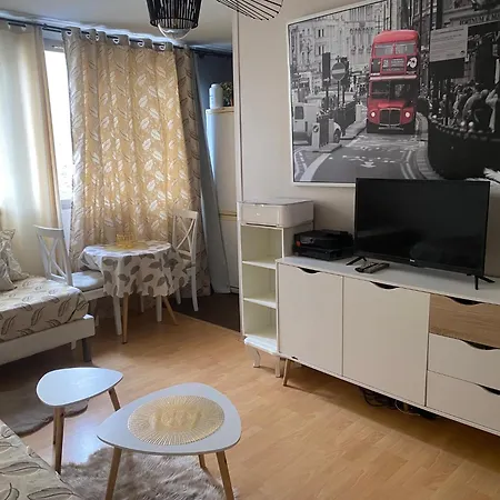 Cosy Wagram باريس